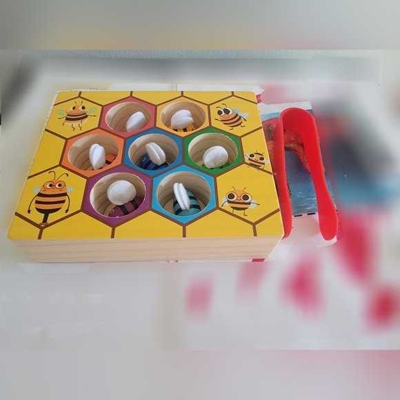 Wood City bee to hive matching game - Picture 2 of 2